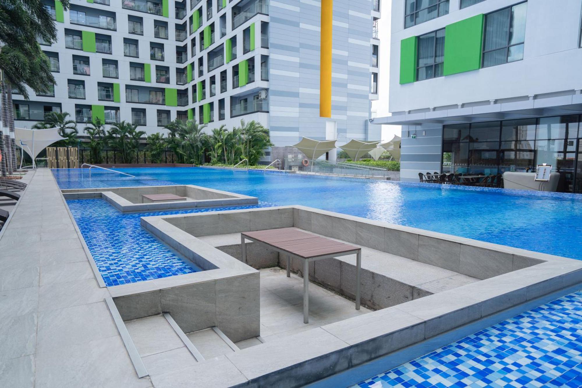 Căn hộ One Bedroom Apartment At Republic Plaza - Pool & City View