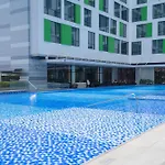 One Bedroom Apartment At Republic Plaza - Pool & City View