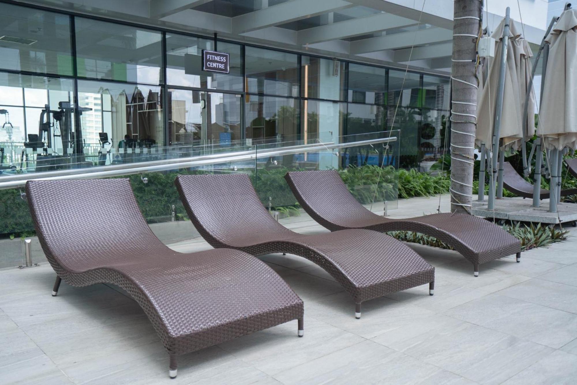 One Bedroom Apartment At Republic Plaza - Pool & City View Apartment *