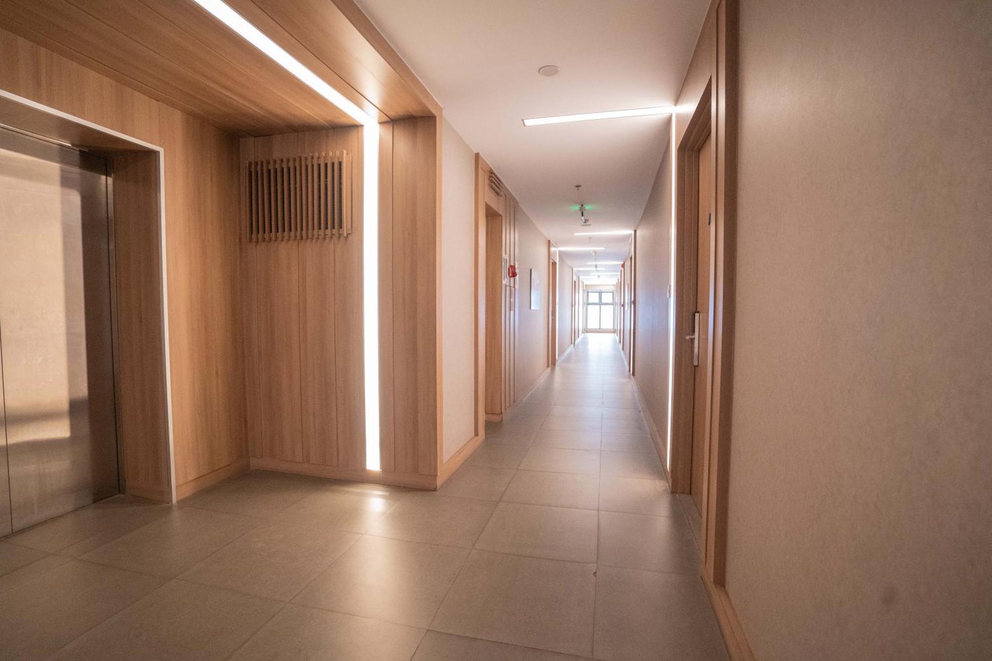 One Bedroom Apartment At Republic Plaza - Pool & City View Apartment