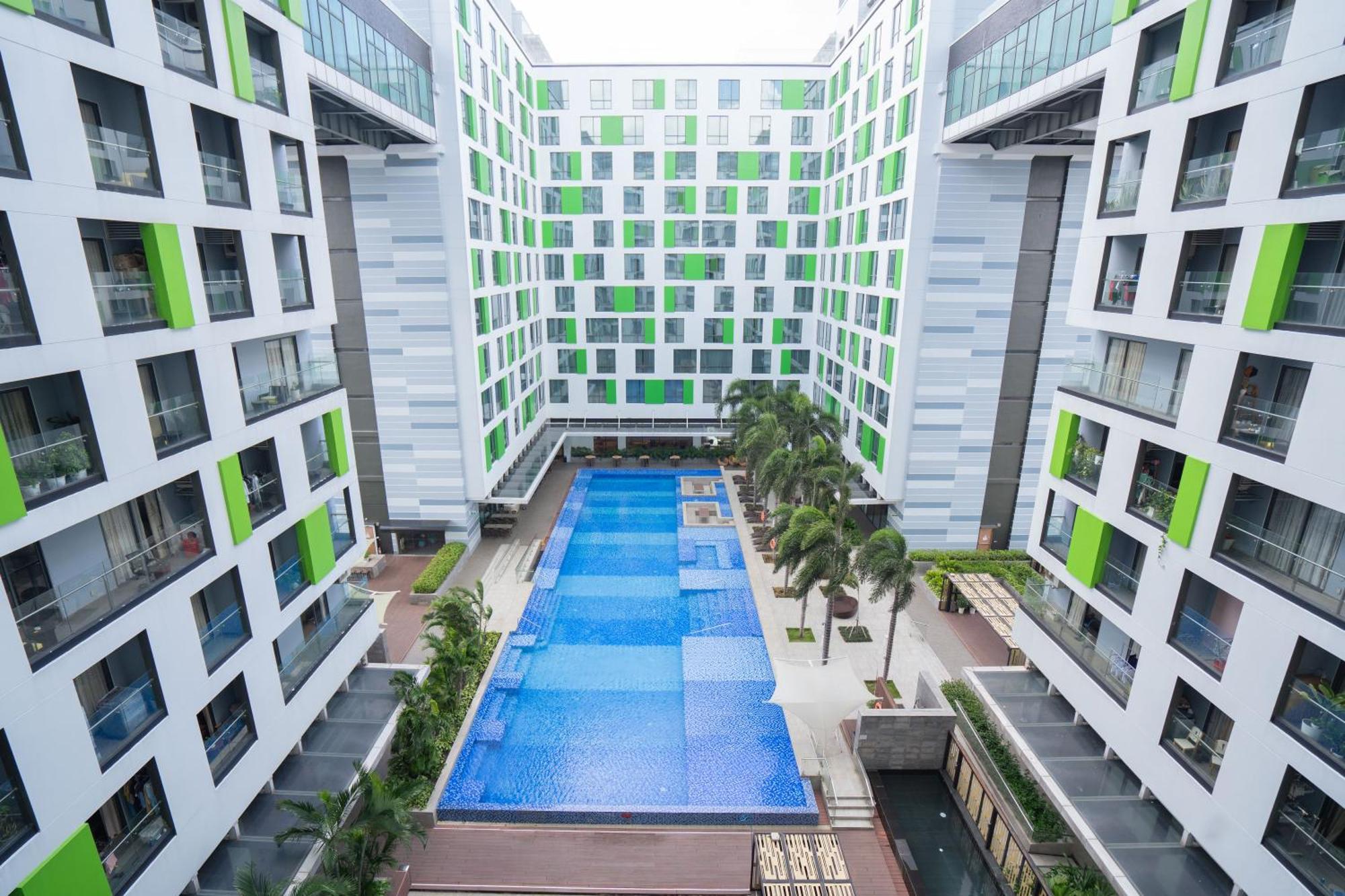 One Bedroom Apartment At Republic Plaza - Pool & City View *