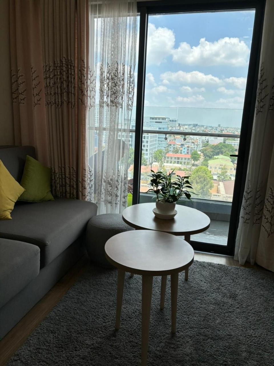 One Bedroom Apartment At Republic Plaza - Pool & City View Ho Chi Minh City