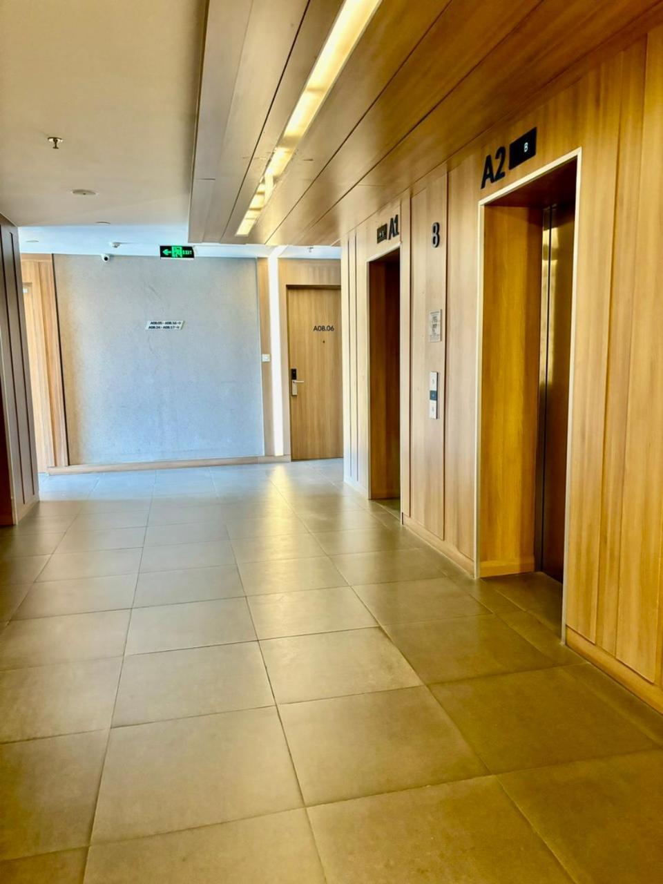 One Bedroom Apartment At Republic Plaza - Pool & City View Apartment
