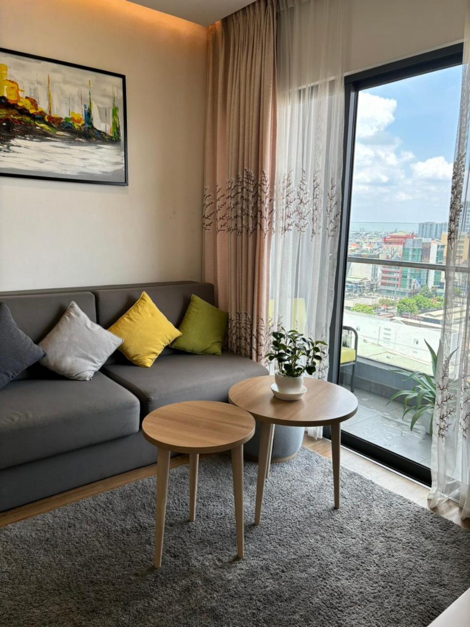 One Bedroom Apartment At Republic Plaza - Pool & City View
