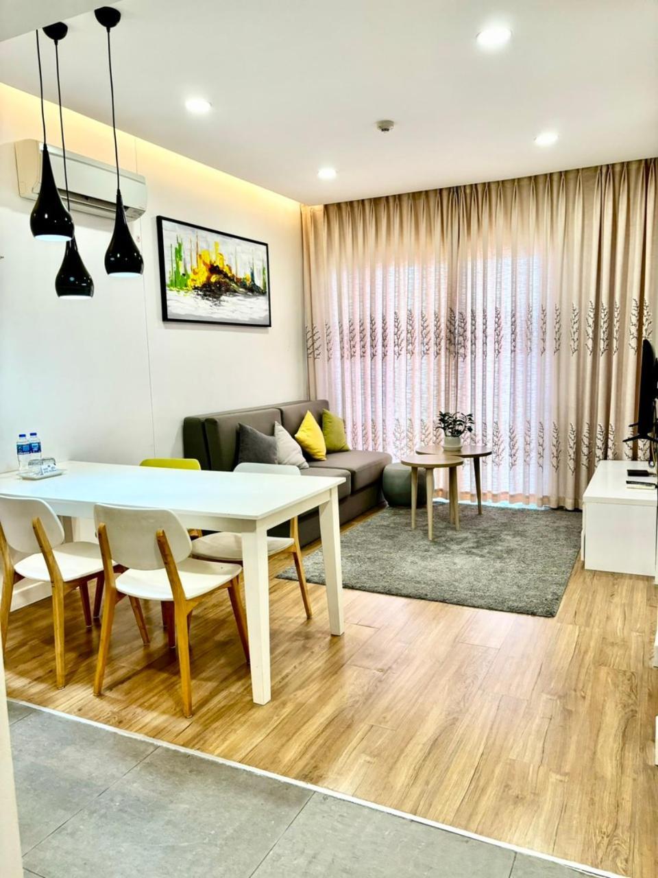 One Bedroom Apartment At Republic Plaza - Pool & City View *