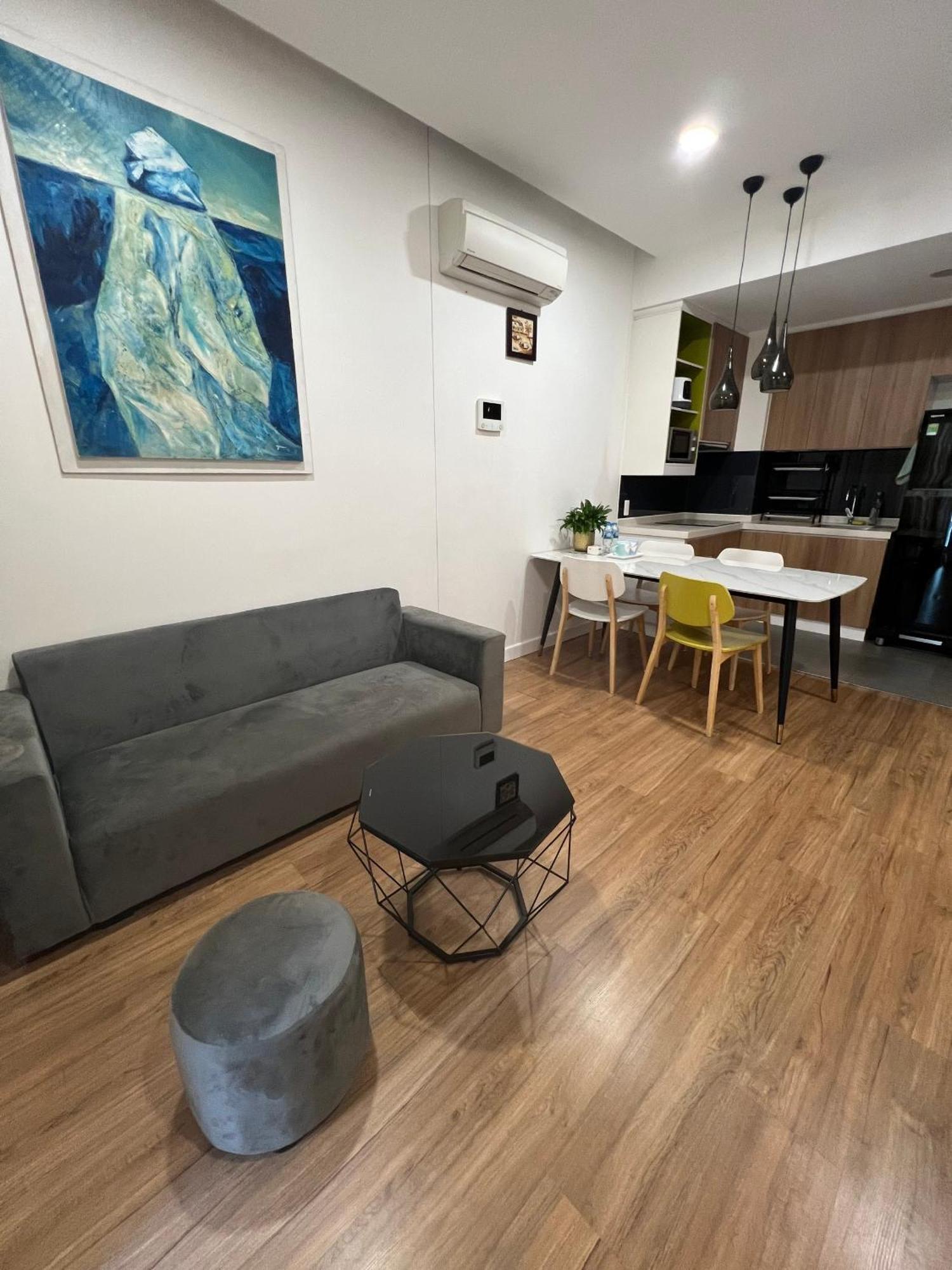 One Bedroom Apartment At Republic Plaza - Pool & City View * Ho Chi Minh City