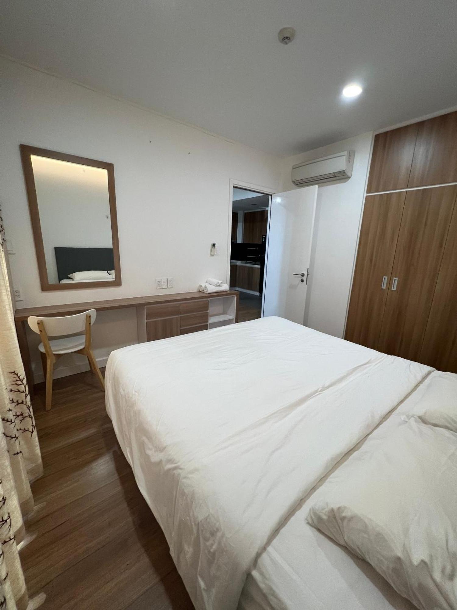 Apartment One Bedroom Apartment At Republic Plaza - Pool & City View