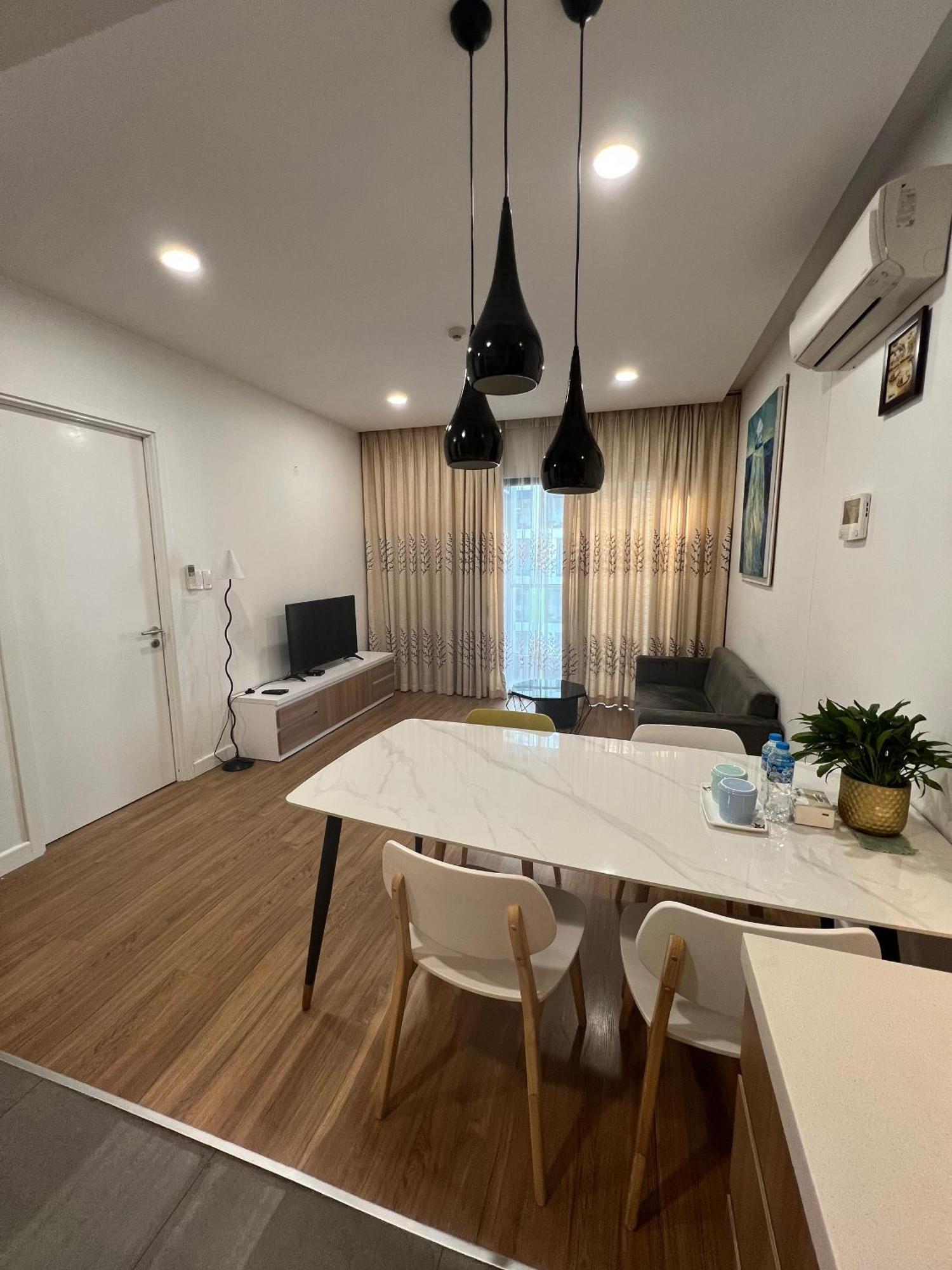One Bedroom Apartment At Republic Plaza - Pool & City View * Ho Chi Minh City