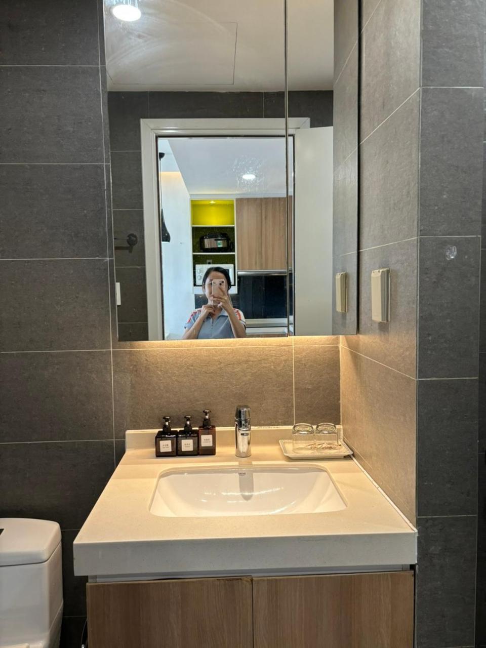 Serviced Apartment At Republic Plaza - Pool & City View, Near T3 Airport Tan Son Nhat