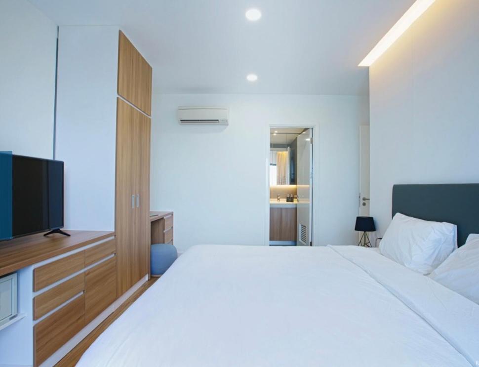 Apartment Serviced Apartment At Republic Plaza - Pool & City View, Near T3 Airport Tan Son Nhat Ho Chi Minh City